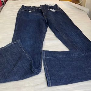 Levi Women's Denim Jeans. Size 10. 515 Bootcut